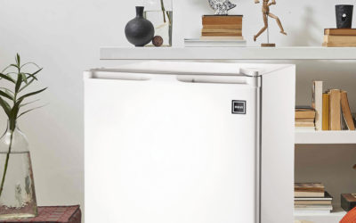 RCA 4.5 Cu Ft Single Door Mini Fridge RFR464, White